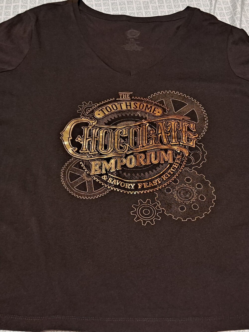 Toothsome Chocolate Emporium Brown Graphic Tee V Neck Sz 2XL